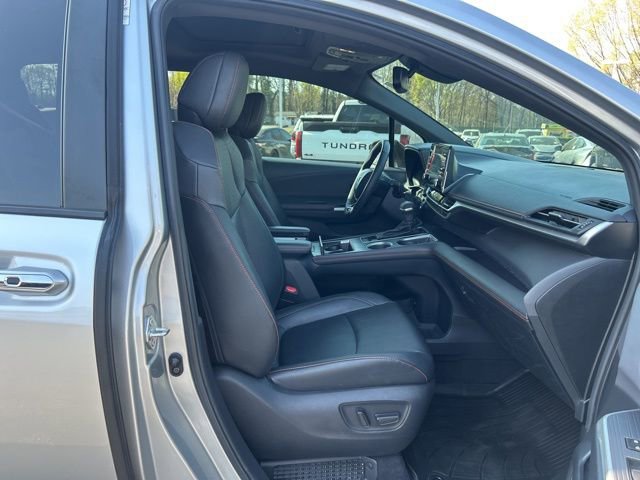 Used 2023 Toyota Sienna XSE image 18