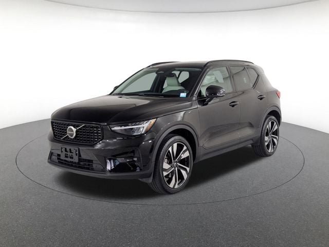 Certified 2024 Volvo XC40 B5 Plus w/ Protection Package Premier
