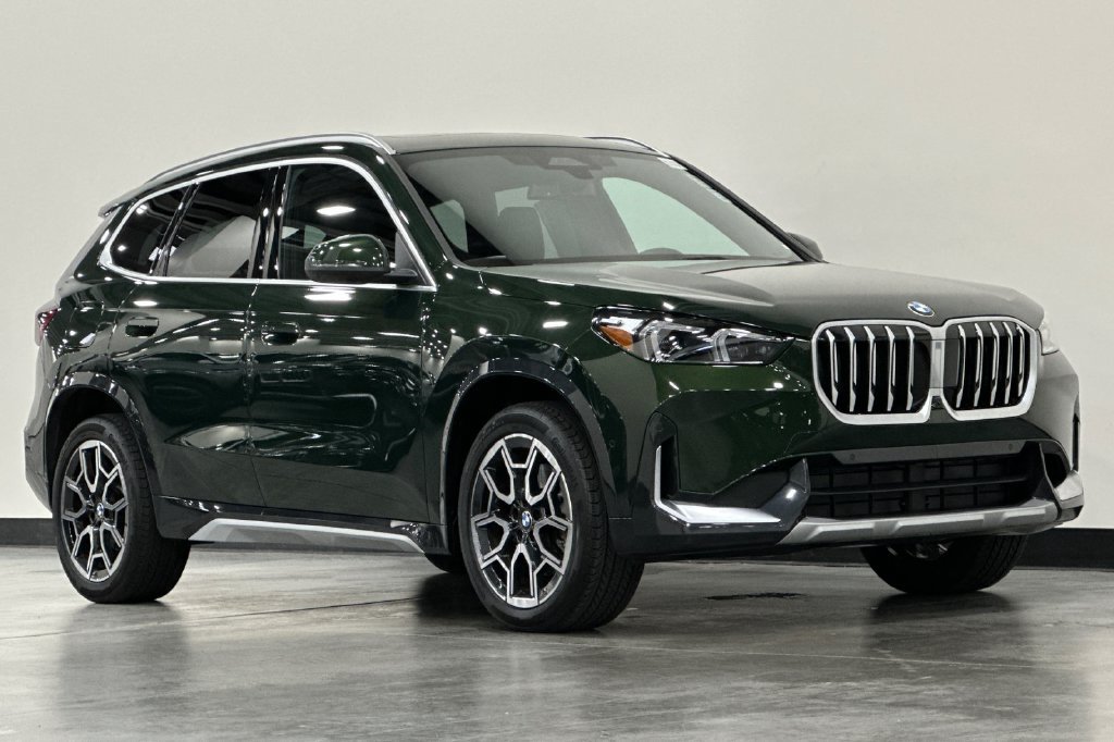 Certified 2025 BMW X1 xDrive28i w/ Premium Package AWD/4WD image 2