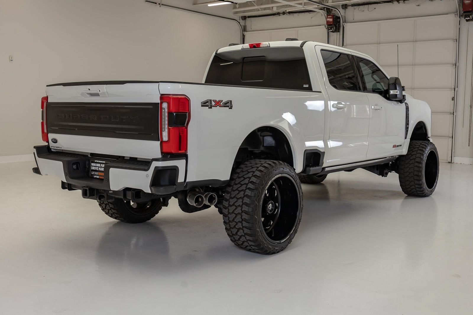 Used 2025 Ford F250 Platinum AWD/4WD image 9