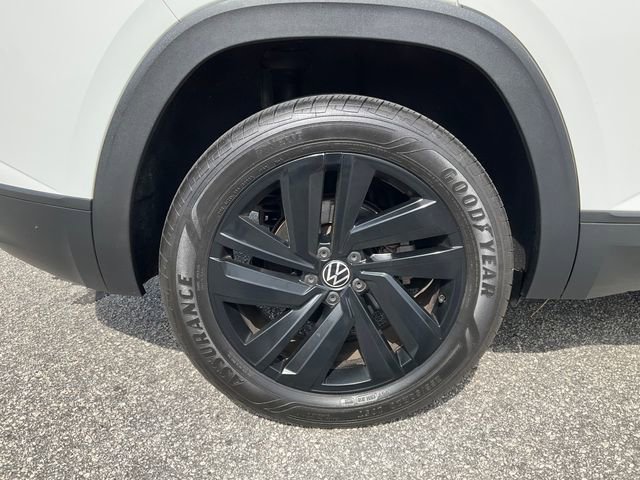 Used 2020 Volkswagen Atlas Cross Sport SE w/ Towing Package image 25