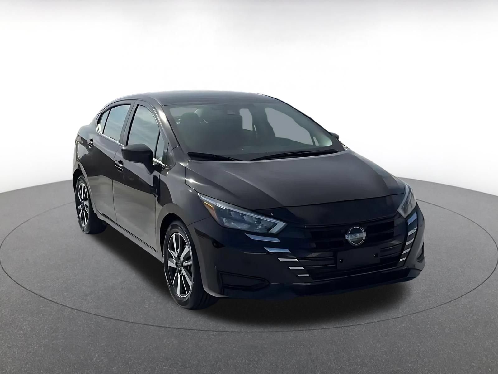 Used 2025 Nissan Versa SV FWD image 3