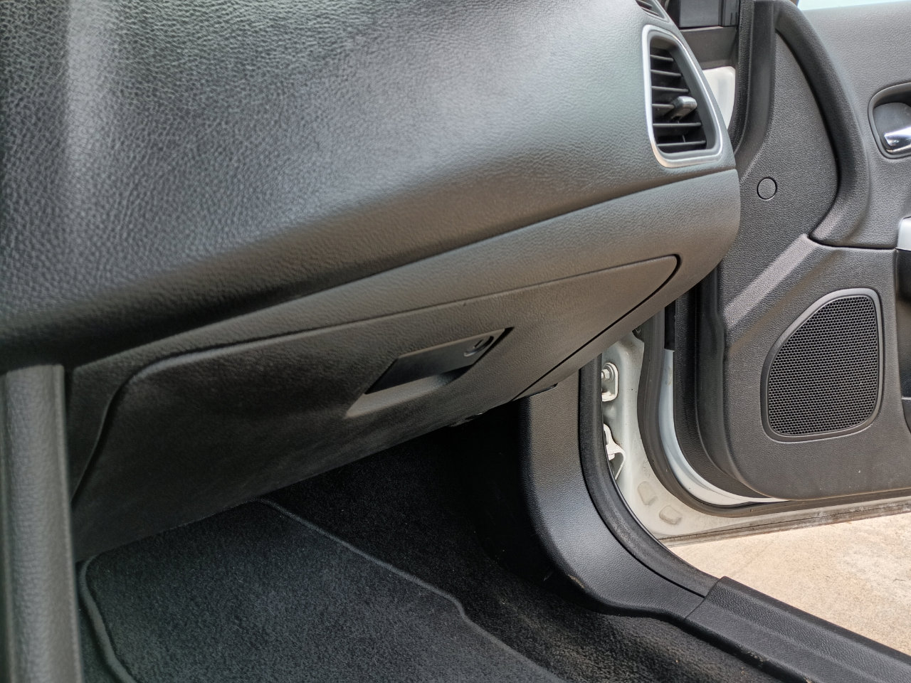 Used 2013 Chrysler 200 S image 21