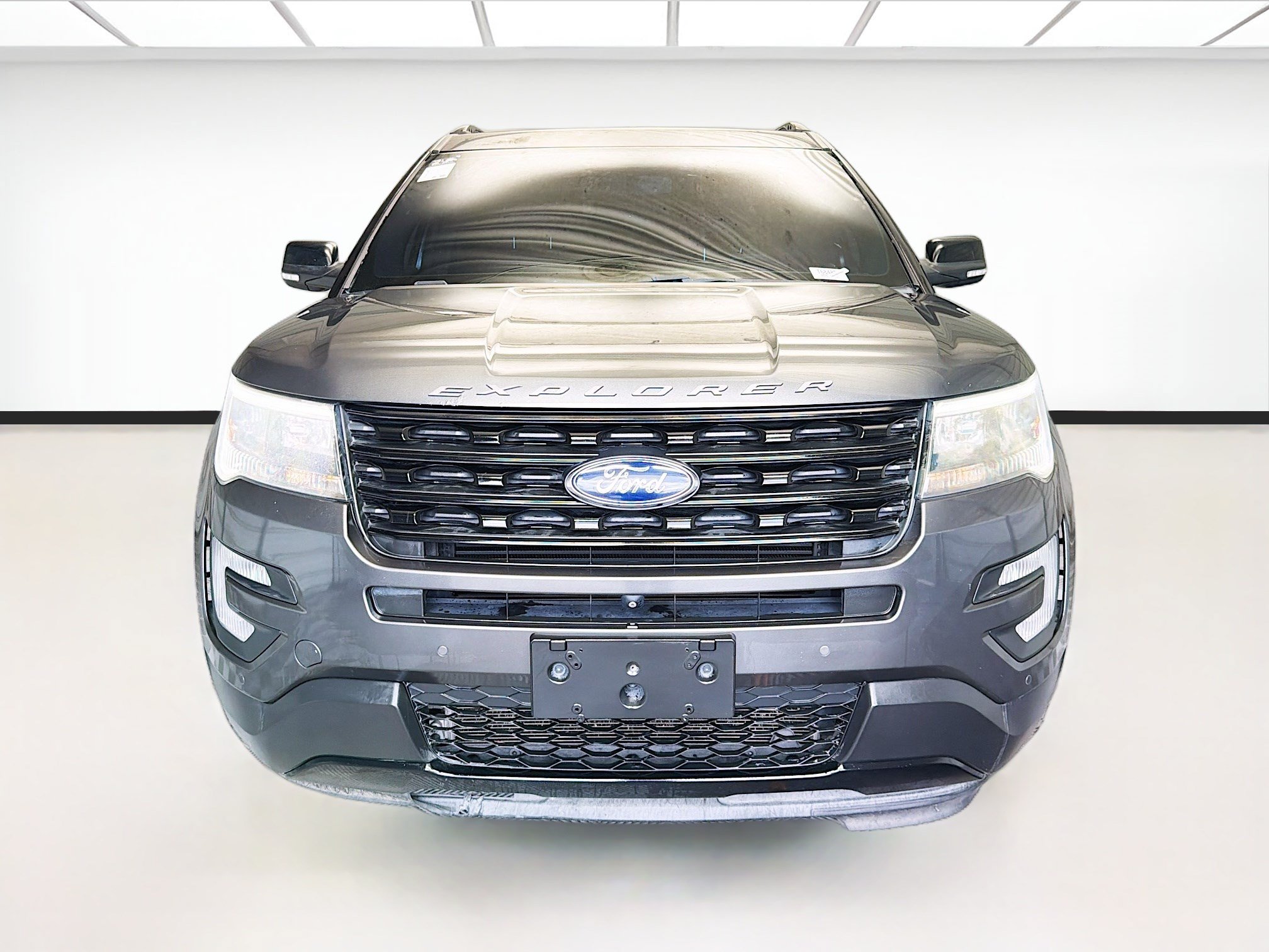 Used 2017 Ford Explorer Sport w/ Equipment Group 401A AWD/4WD image 2