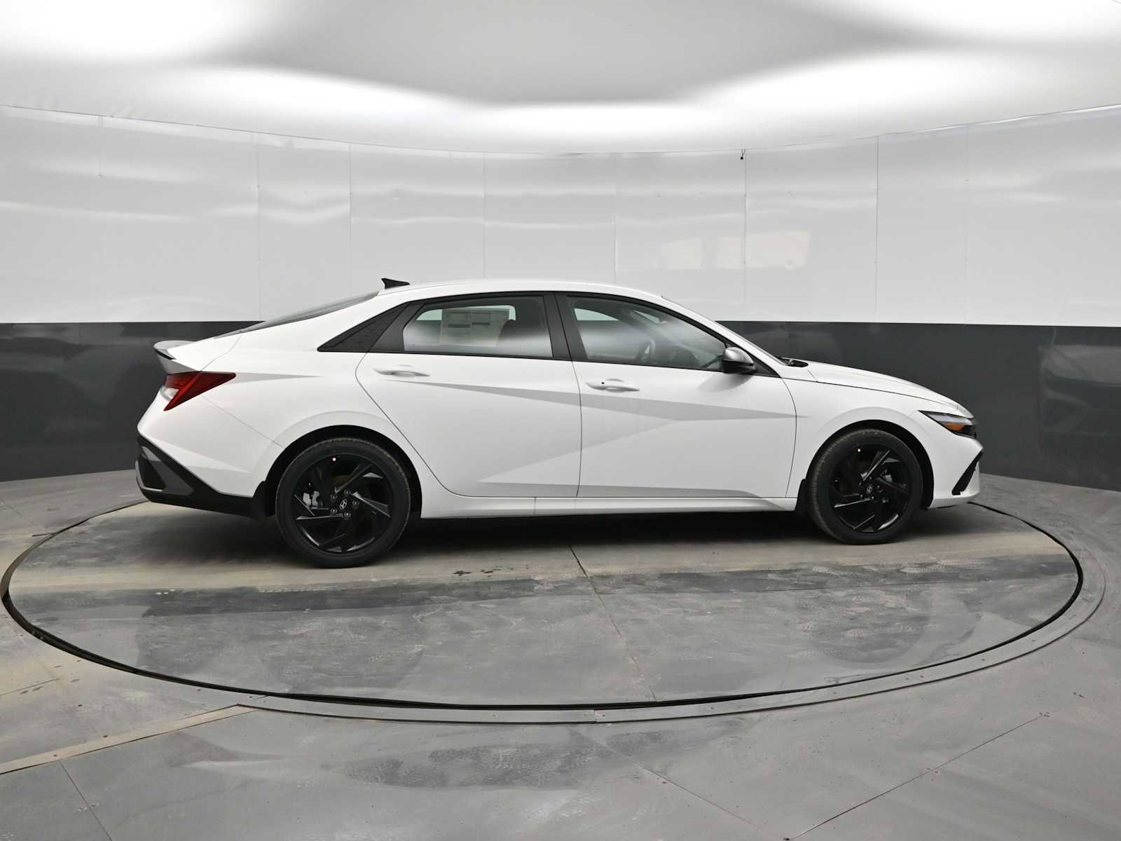 New 2026 Hyundai Elantra Sport image 9