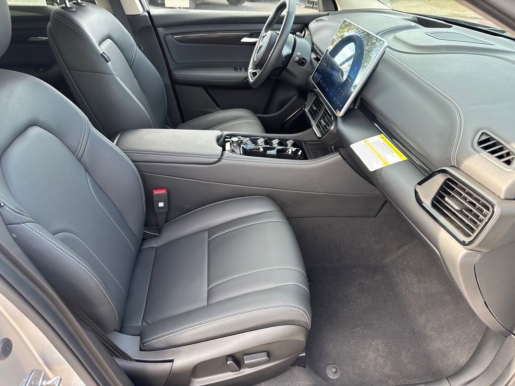 New 2025 VinFast VF 8 Eco AWD/4WD image 13