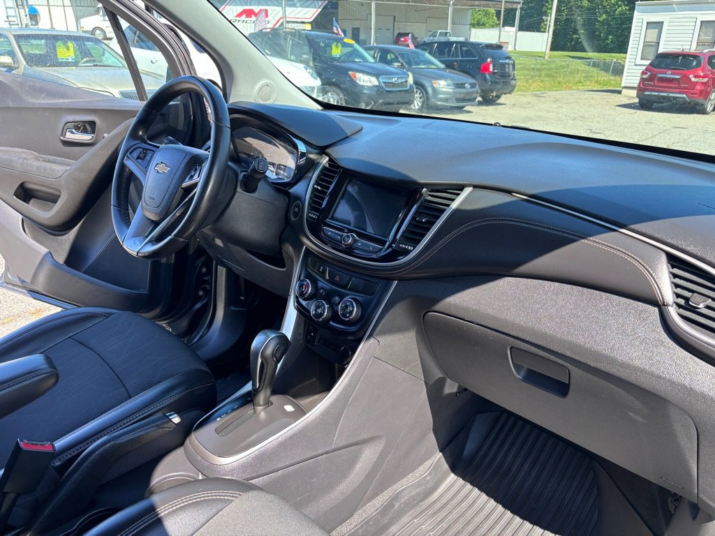 Used 2019 Chevrolet Trax LT w/ Driver Confidence Package AWD/4WD image 27