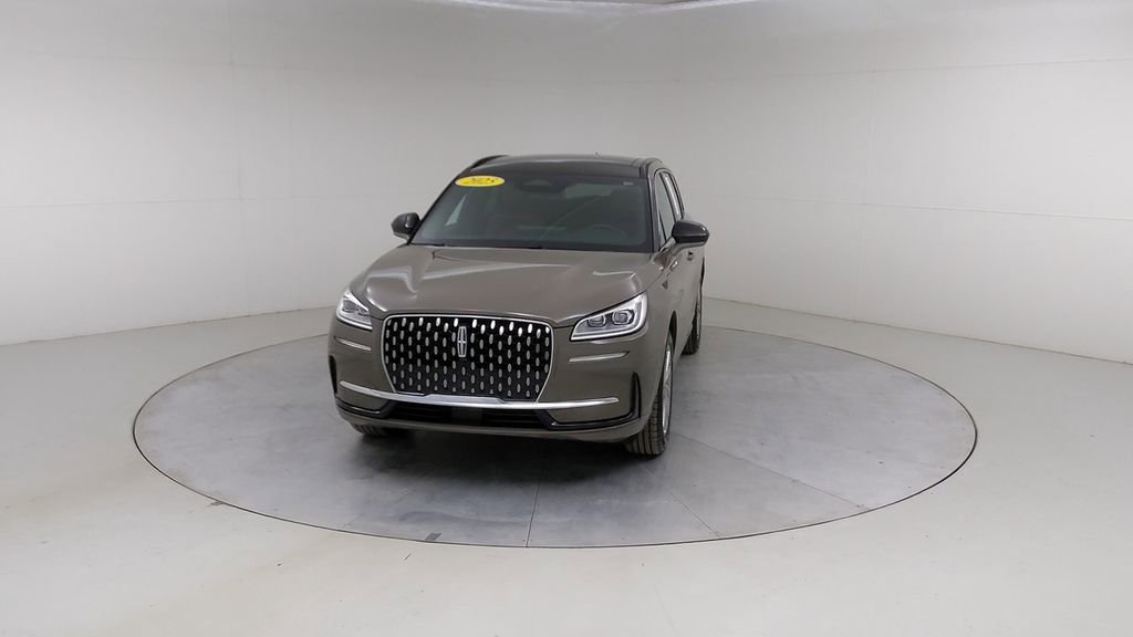 Used 2025 Lincoln Corsair Grand Touring w/ Towing Package image 9