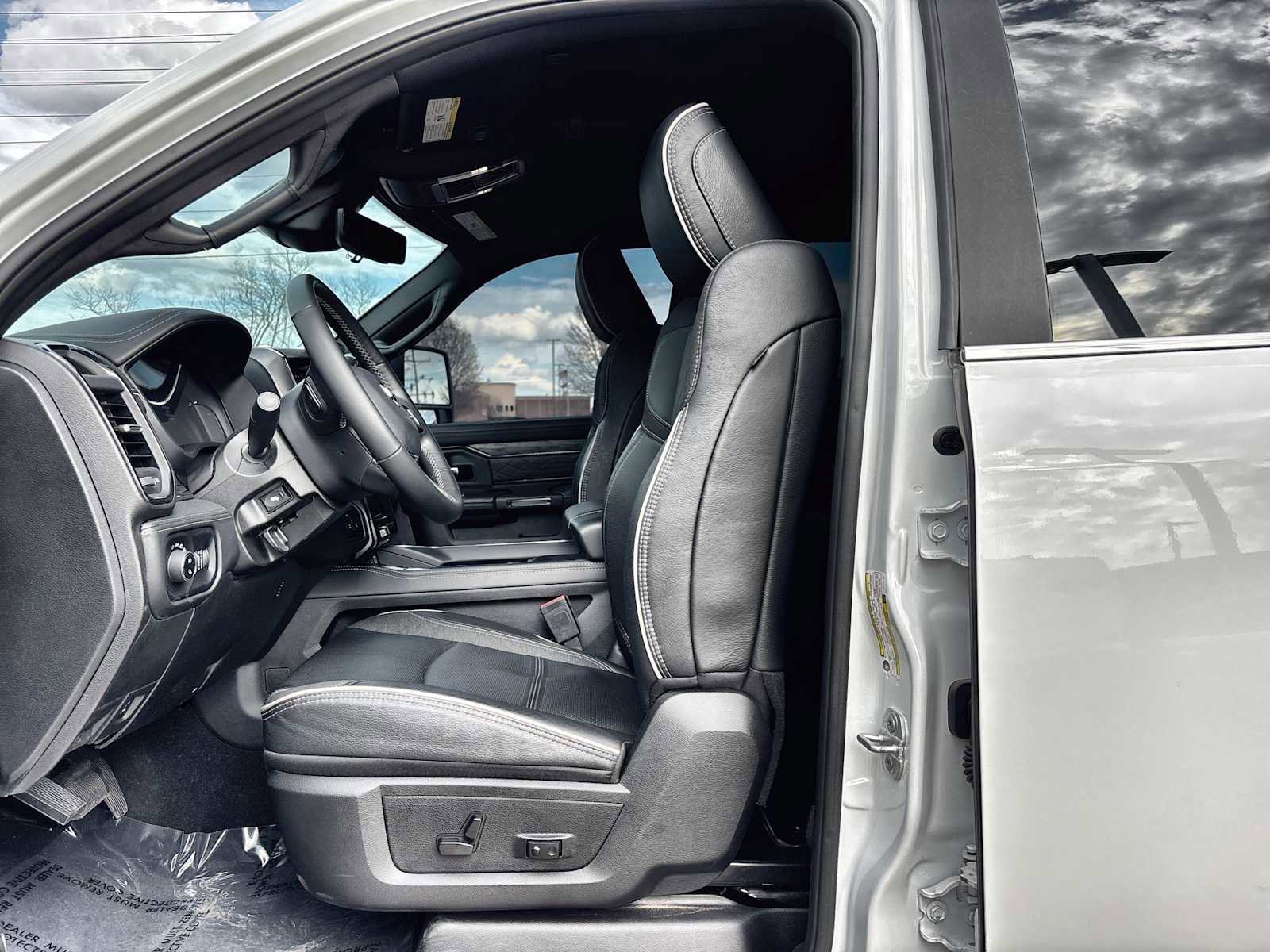 Used 2025 RAM 2500 Limited image 3