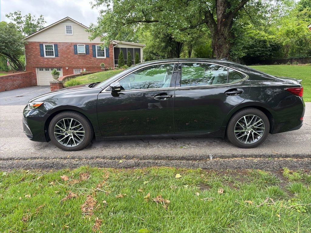 Used 2016 Lexus ES 350 w/ Luxury Package w/Wood Trim FWD image 6