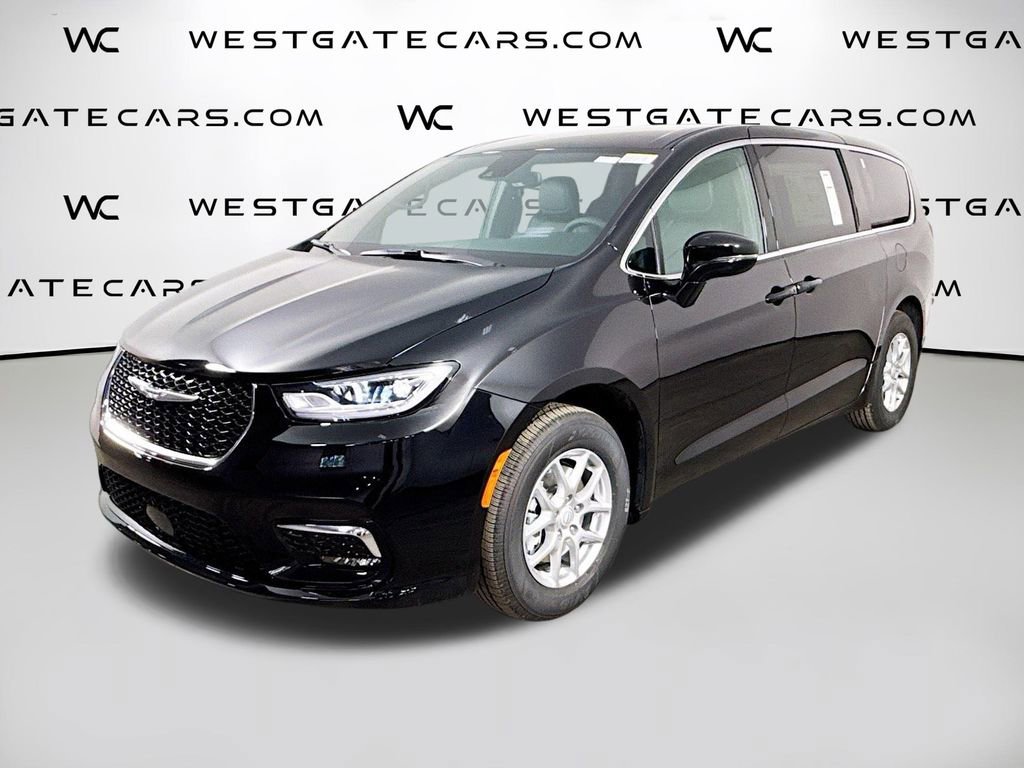 New 2026 Chrysler Pacifica Select image 1