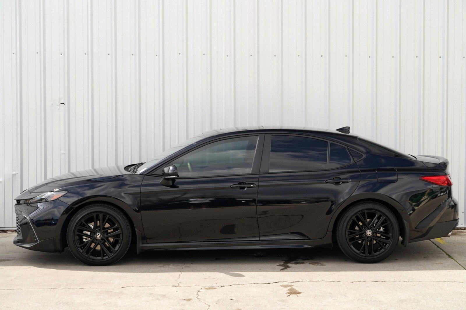 Used 2025 Toyota Camry SE w/ Convenience Package image 48