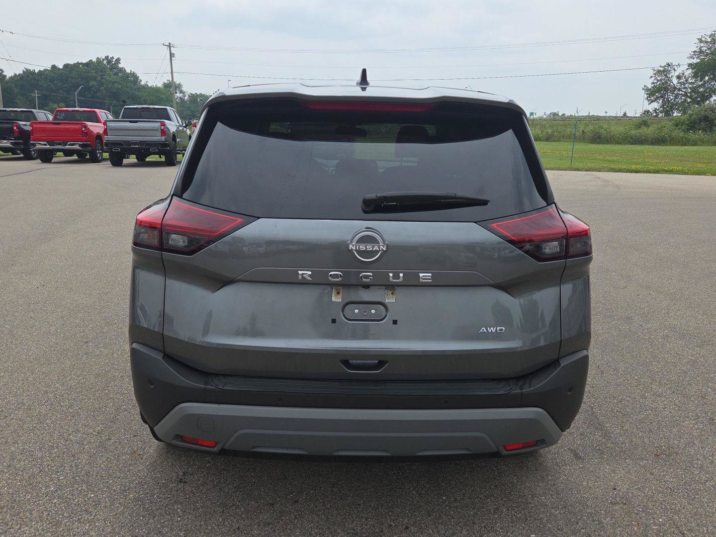 Used 2023 Nissan Rogue S AWD/4WD image 4