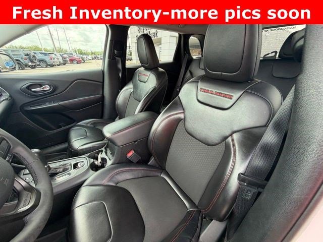 Used 2022 Jeep Cherokee Trailhawk w/ Comfort/Convenience Group image 8