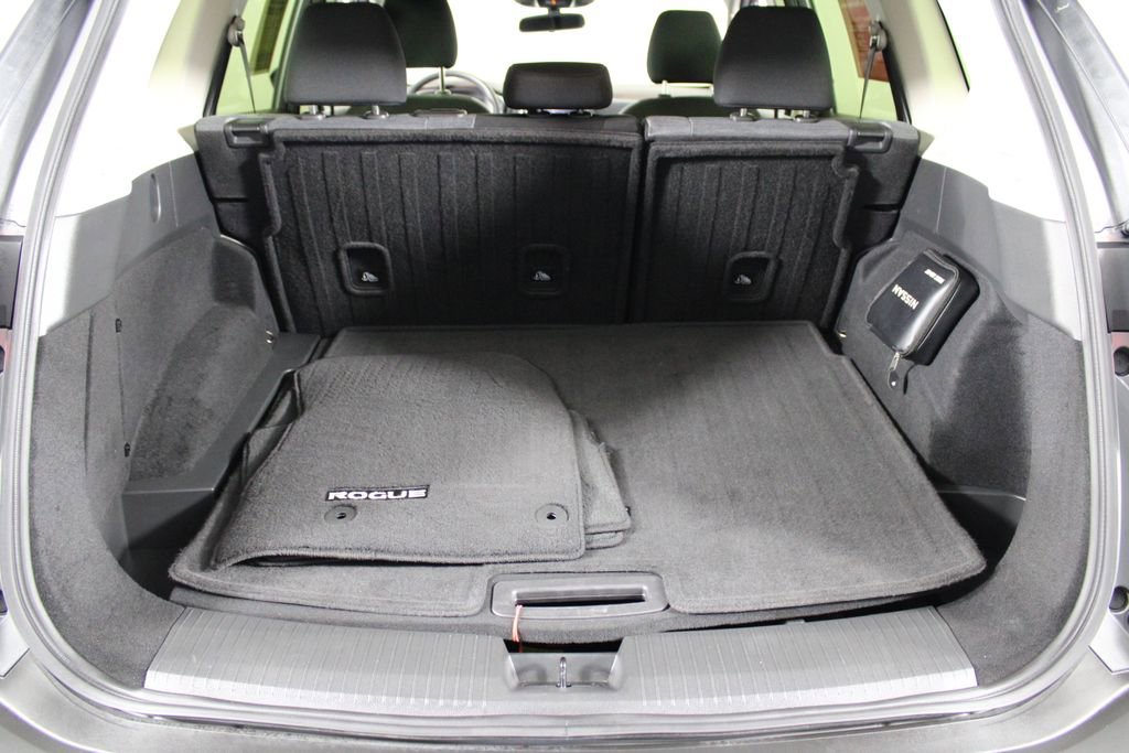 Certified 2023 Nissan Rogue SV image 18