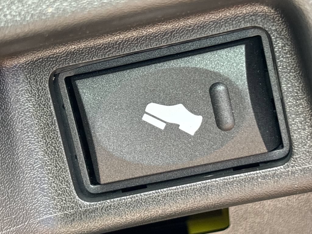 New 2026 RAM 3500 Big Horn AWD/4WD image 34