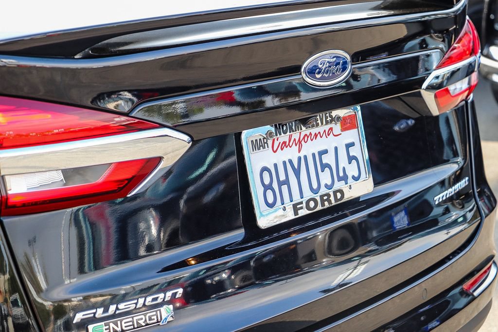 Used 2019 Ford Fusion Energi Titanium FWD image 12