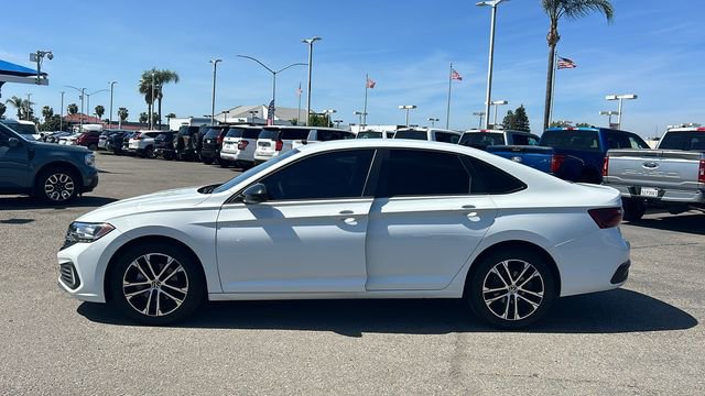 Used 2022 Volkswagen Jetta Sport image 7