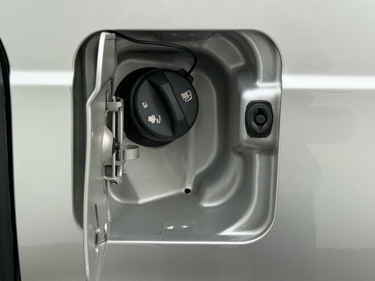 Used 2006 Cadillac DTS image 40