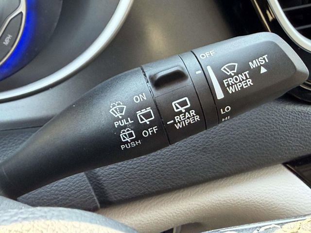 Used 2024 Chrysler Pacifica Touring-L image 22