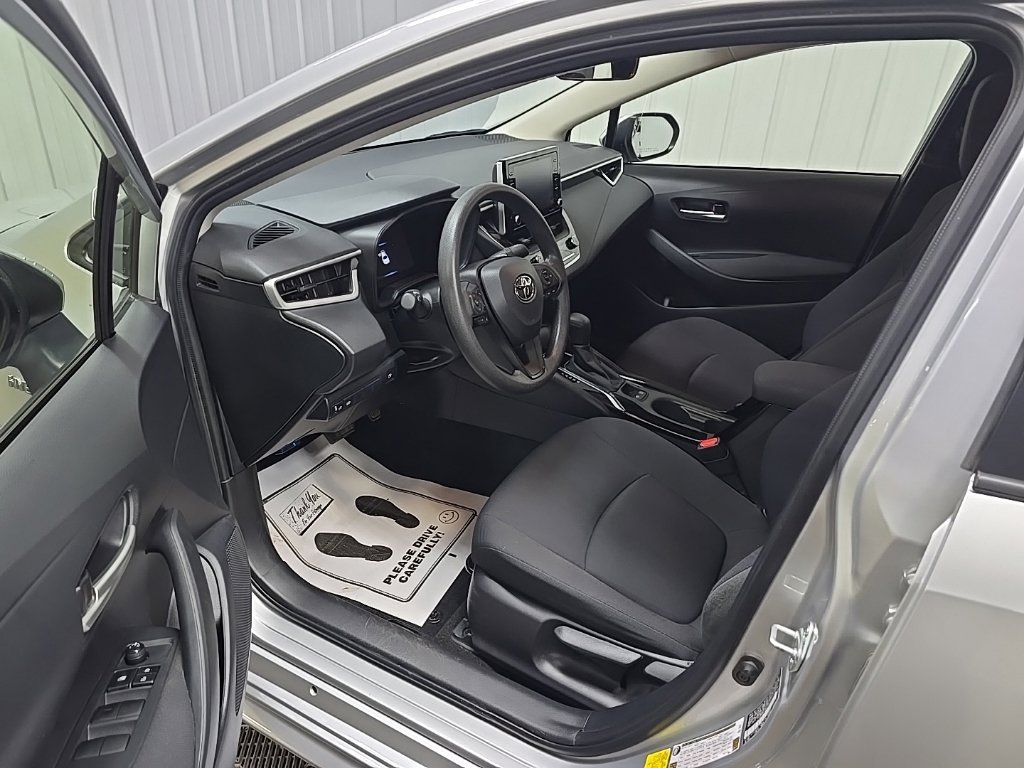 Used 2021 Toyota Corolla LE FWD image 28