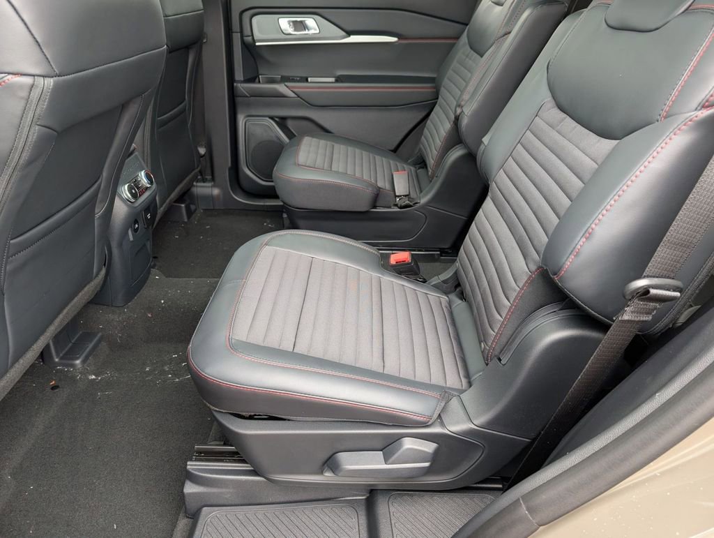 New 2026 Ford Explorer ST-Line w/ ST-Line Street Pack image 40