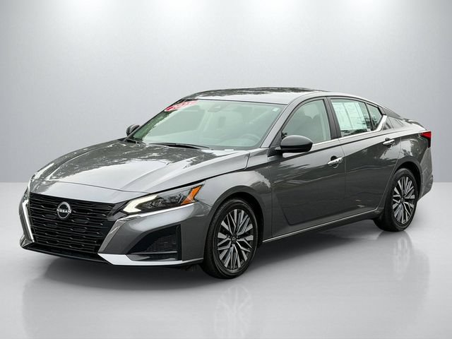 Used 2025 Nissan Altima 2.5 SV FWD image 5