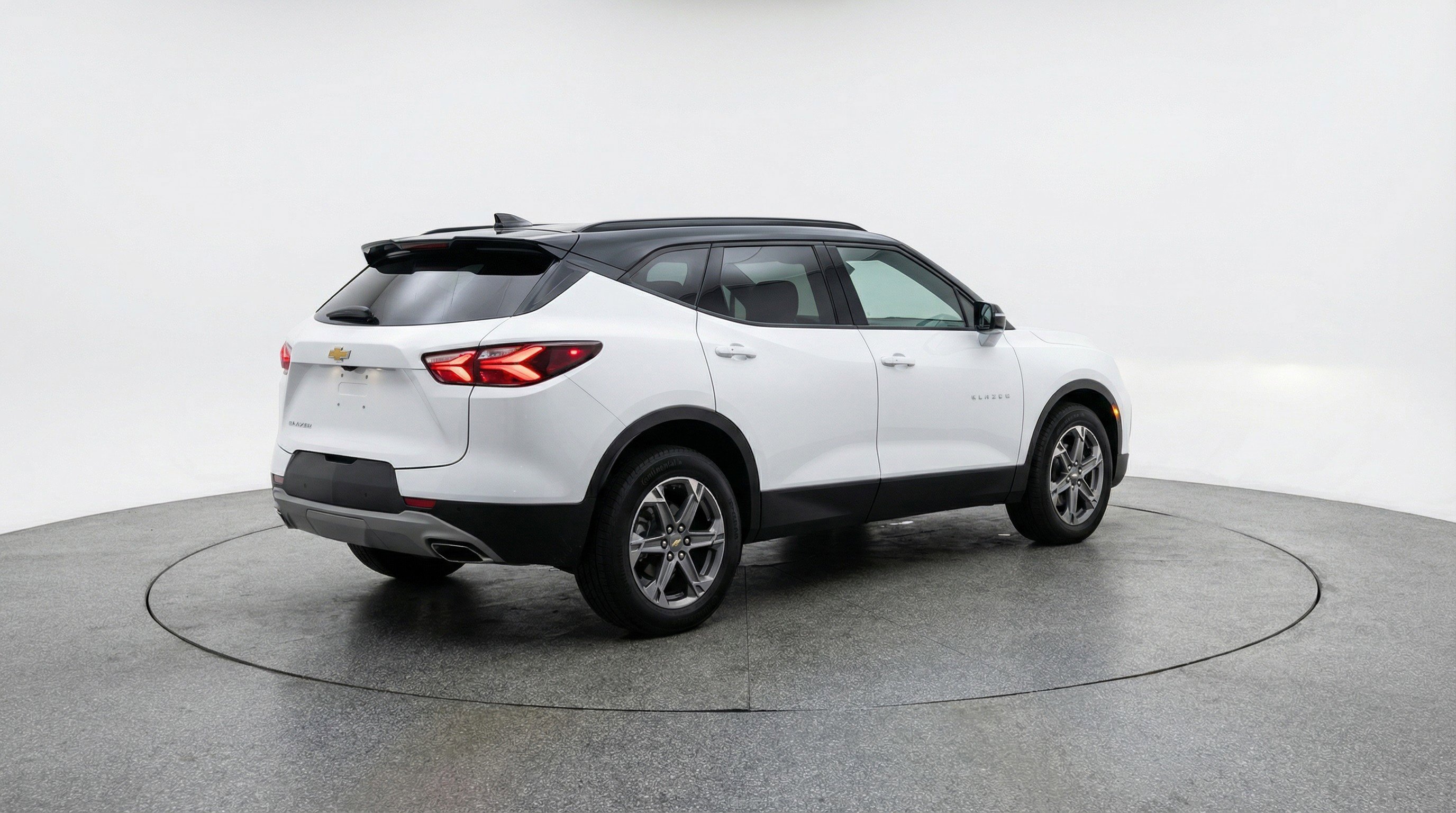 Used 2025 Chevrolet Blazer LT image 9