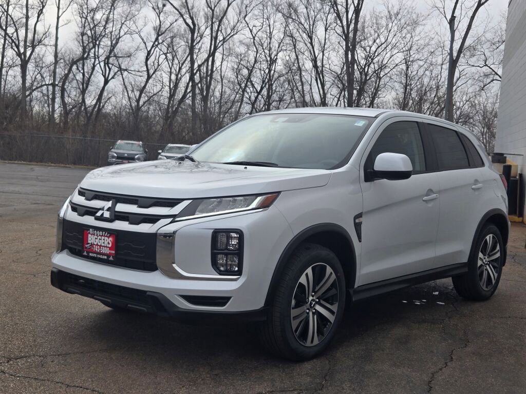 Used 2026 Mitsubishi Outlander Sport ES AWD/4WD image 3