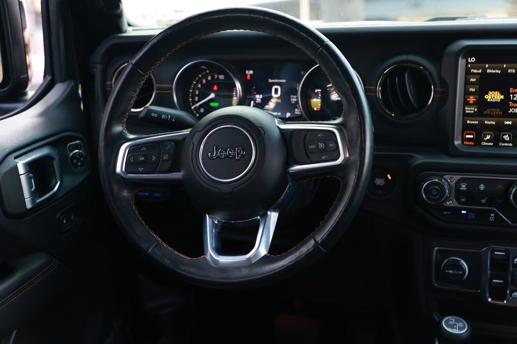 Used 2023 Jeep Wrangler Unlimited Sahara AWD/4WD image 28