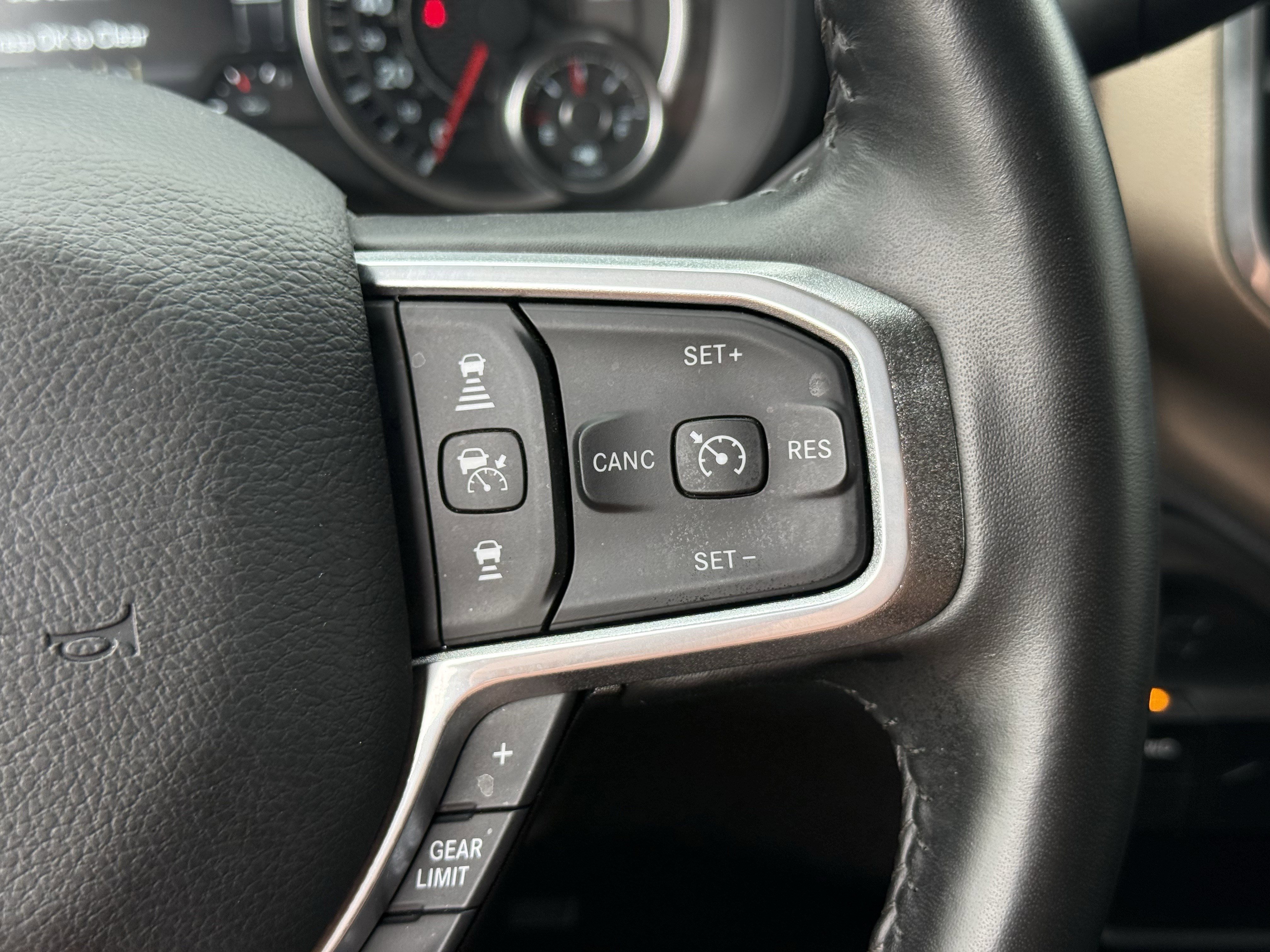 Used 2024 RAM 2500 Laramie w/ Safety Group AWD/4WD image 17