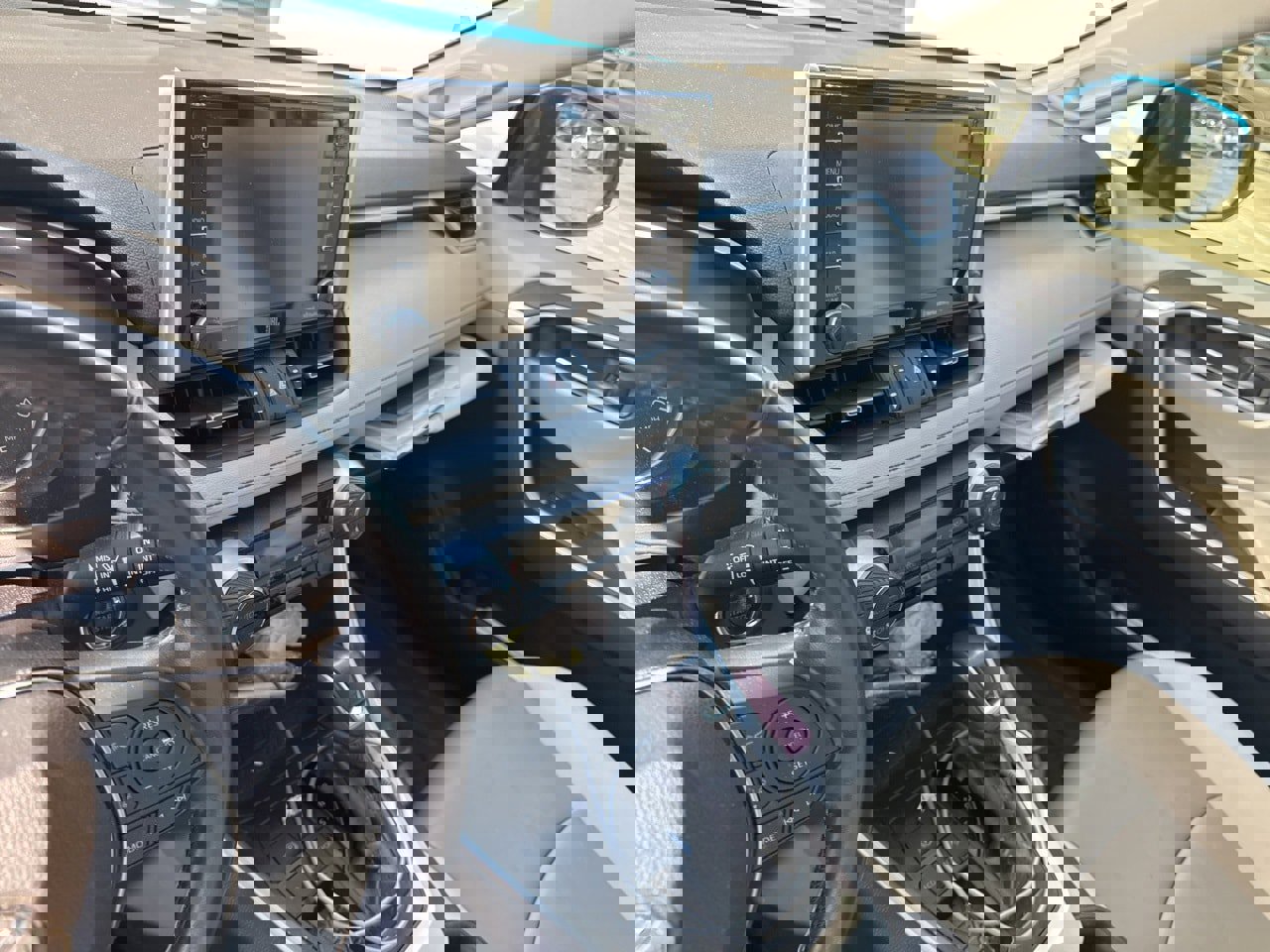 Used 2019 Toyota RAV4 XLE Premium w/ Carpet Mat Package image 7