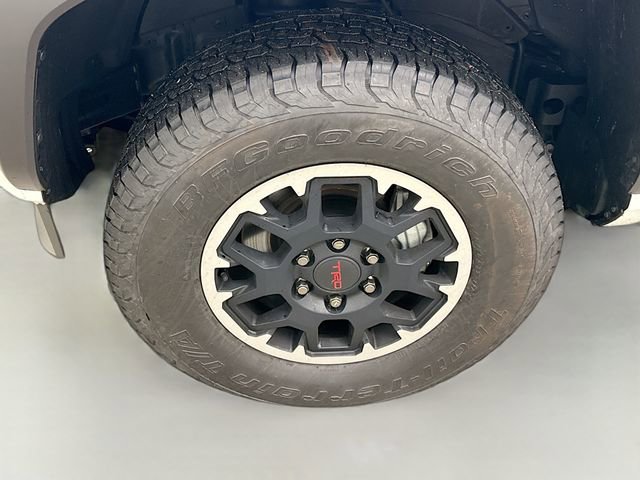 Used 2025 Toyota 4Runner TRD Off-Road image 31
