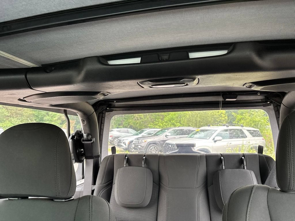 Used 2020 Jeep Wrangler Sport AWD/4WD image 24