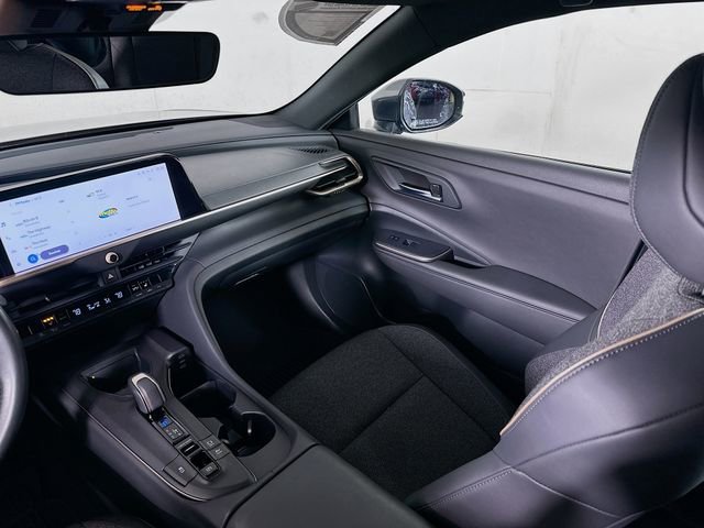 Used 2023 Toyota Crown XLE image 22