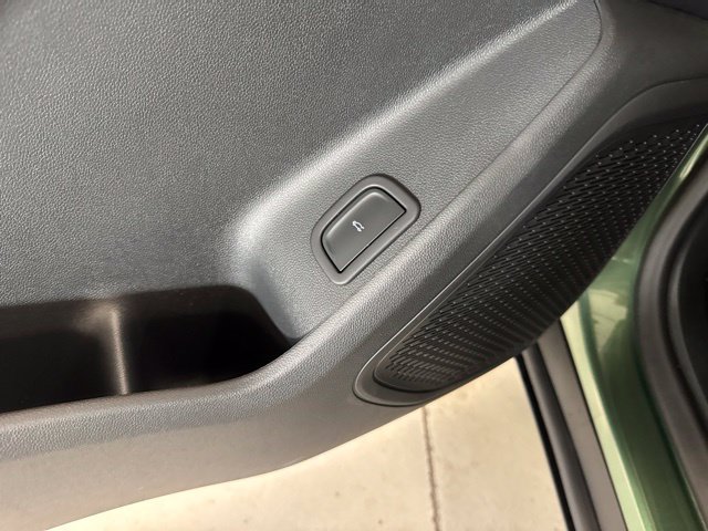 New 2027 Chevrolet Traverse LT w/ LPO, Floor Liner Package AWD/4WD image 43