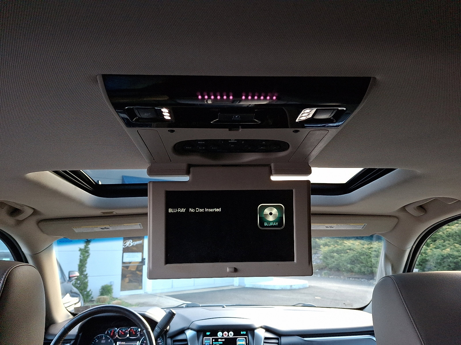 Used 2015 Chevrolet Suburban LTZ image 13