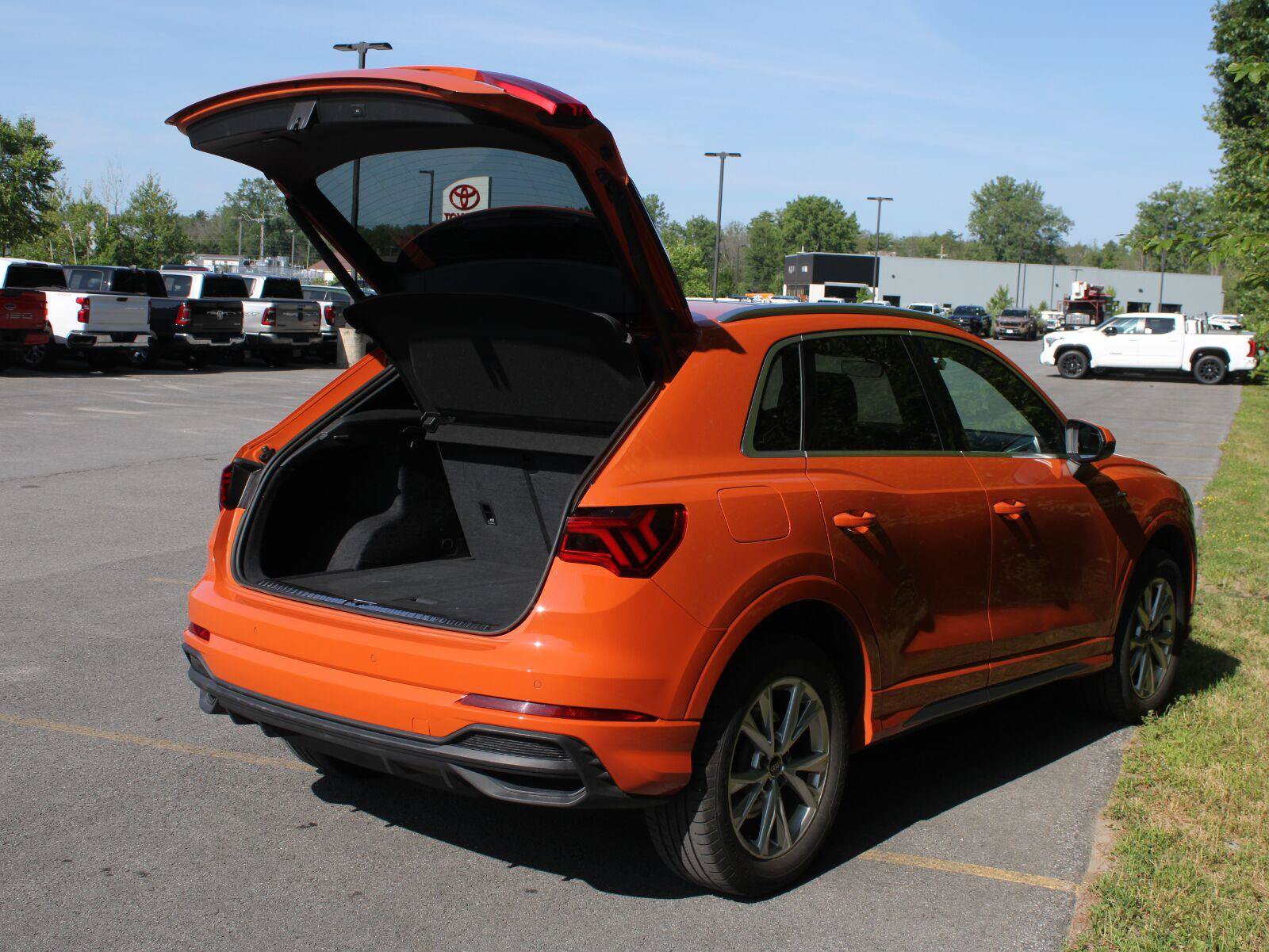 Used 2025 Audi Q3 2.0T Premium AWD/4WD image 7