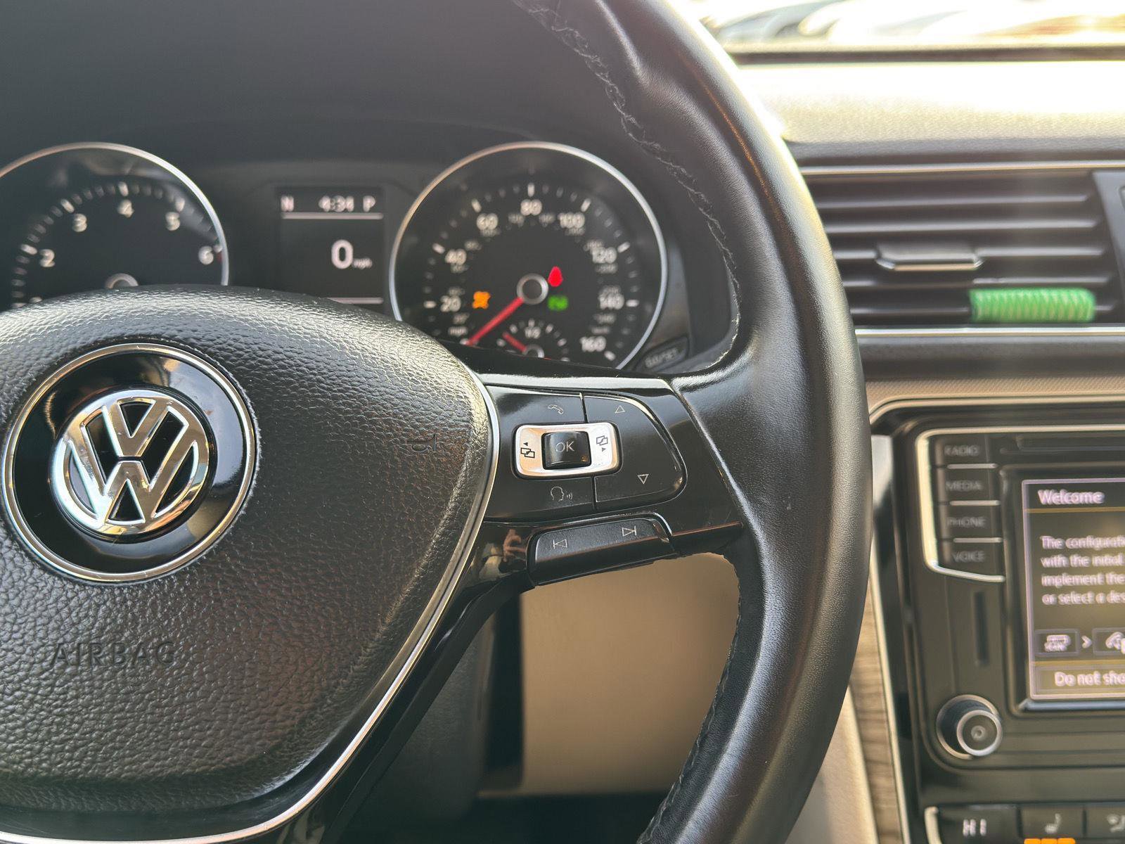 Used 2018 Volkswagen Passat 2.0T SE w/ SE Lighting Package FWD image 23