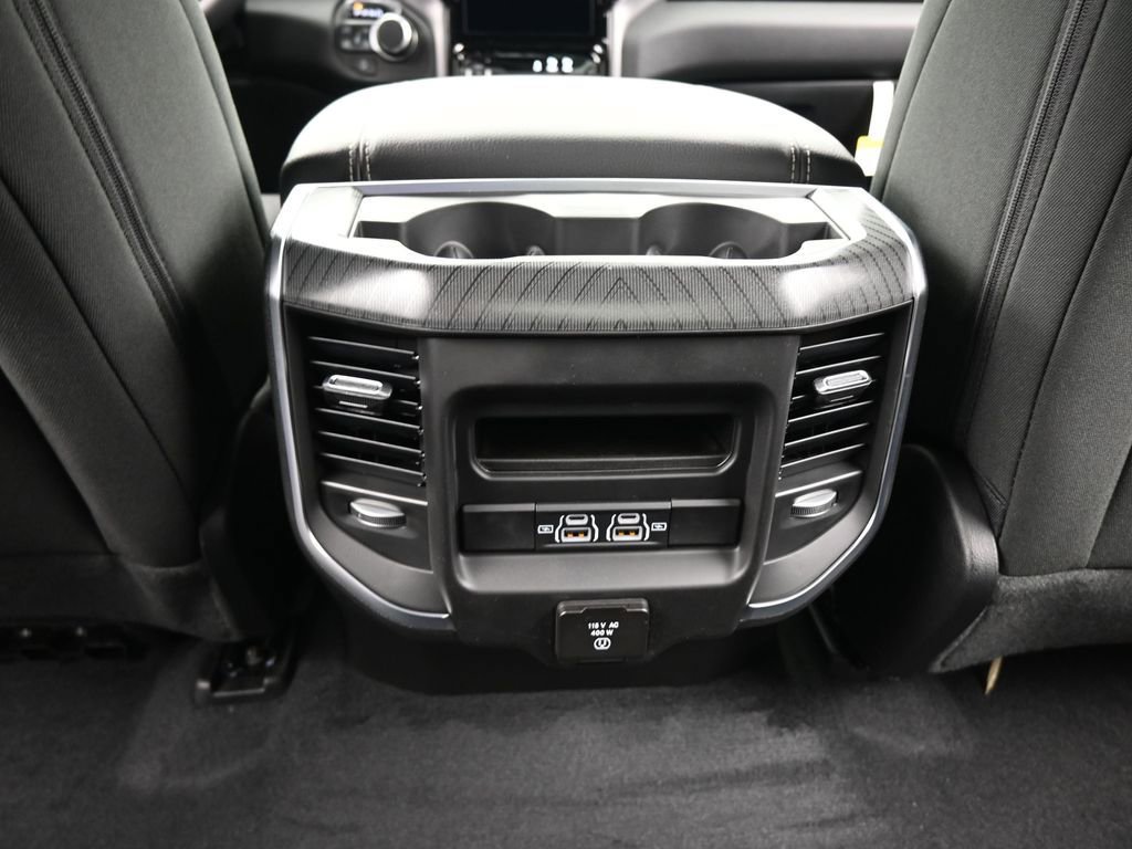 Used 2025 RAM 1500 Big Horn AWD/4WD image 31