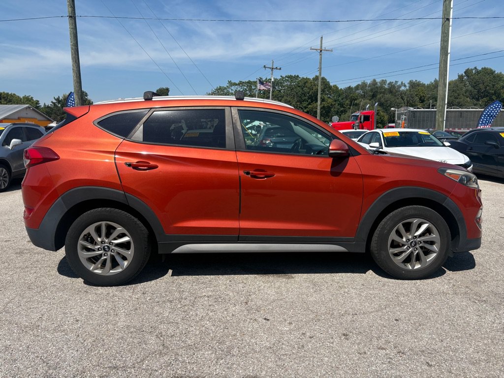 Used 2017 Hyundai Tucson SE Plus FWD image 3