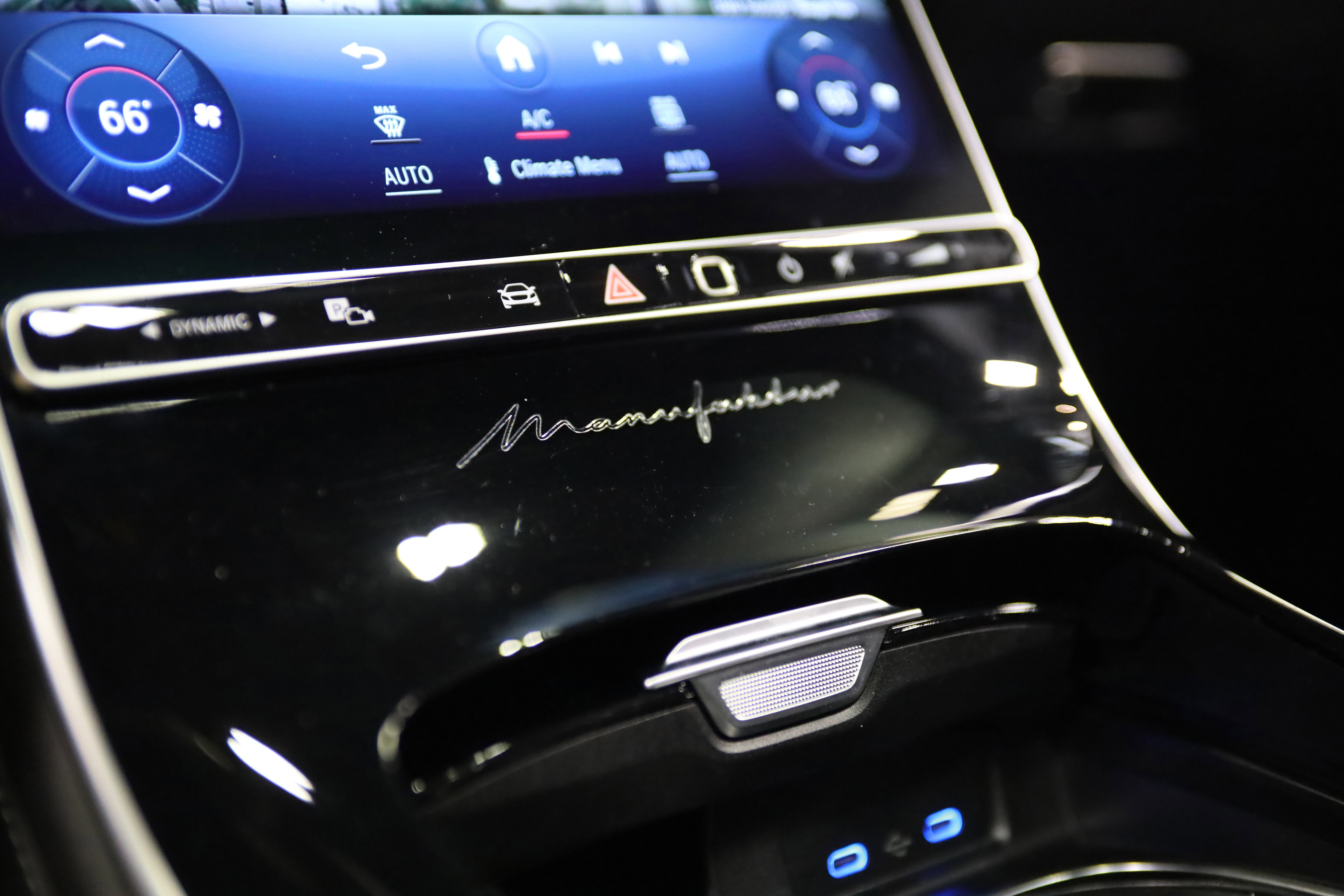 Used 2023 Mercedes-Benz Maybach S 680 4MATIC w/ Manufaktur Leather Package image 28