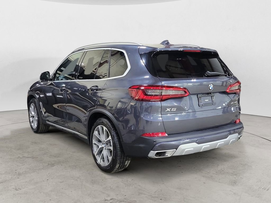 Used 2019 BMW X5 xDrive40i w/ Executive Package image 3
