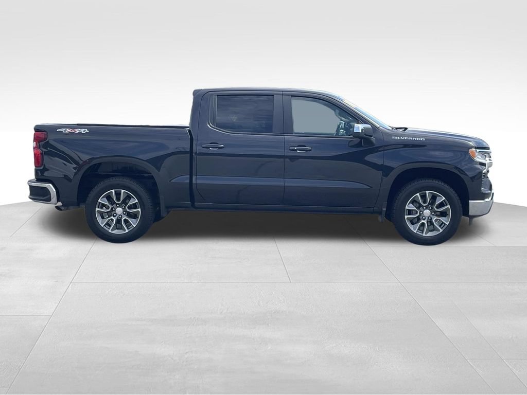Used 2024 Chevrolet Silverado 1500 LT AWD/4WD image 2