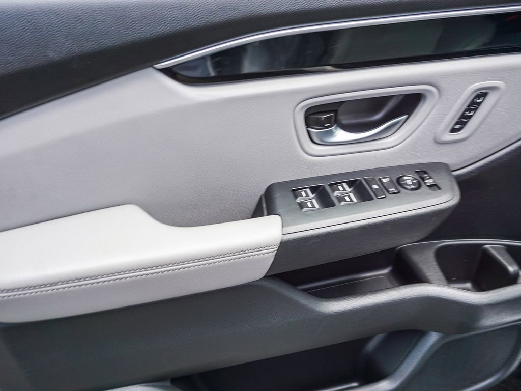 Used 2024 Honda Pilot EX-L image 19