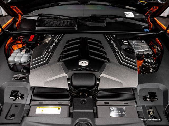 Used 2024 Lamborghini Urus Performante AWD/4WD image 7