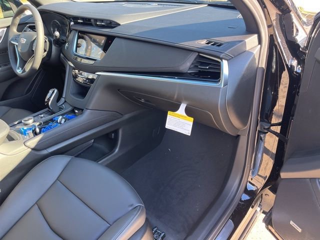 New 2025 Cadillac XT6 Luxury image 36