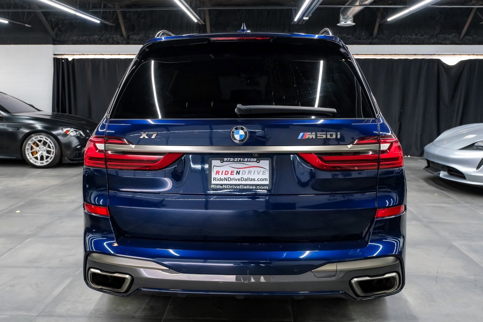 Used 2022 BMW X7 M50i w/ Executive Package image 11