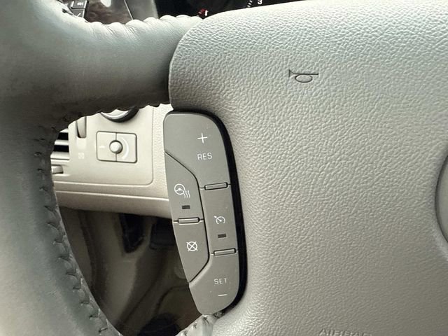 Used 2010 Cadillac DTS Luxury image 34