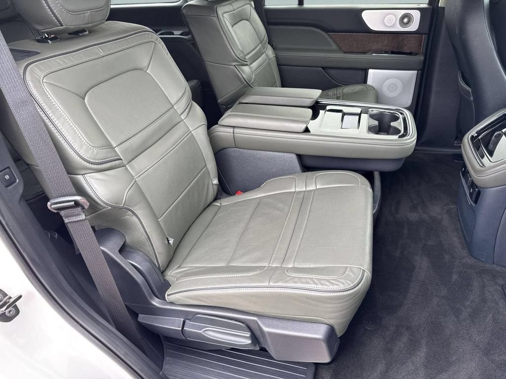 Certified 2024 Lincoln Navigator Black Label AWD/4WD image 31